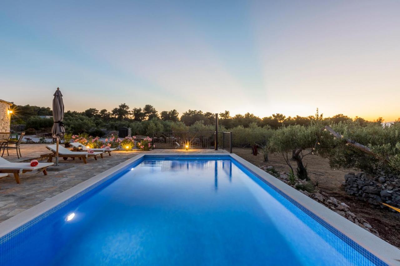 Island Getaway - Heritage House Mirce Εξωτερικό φωτογραφία