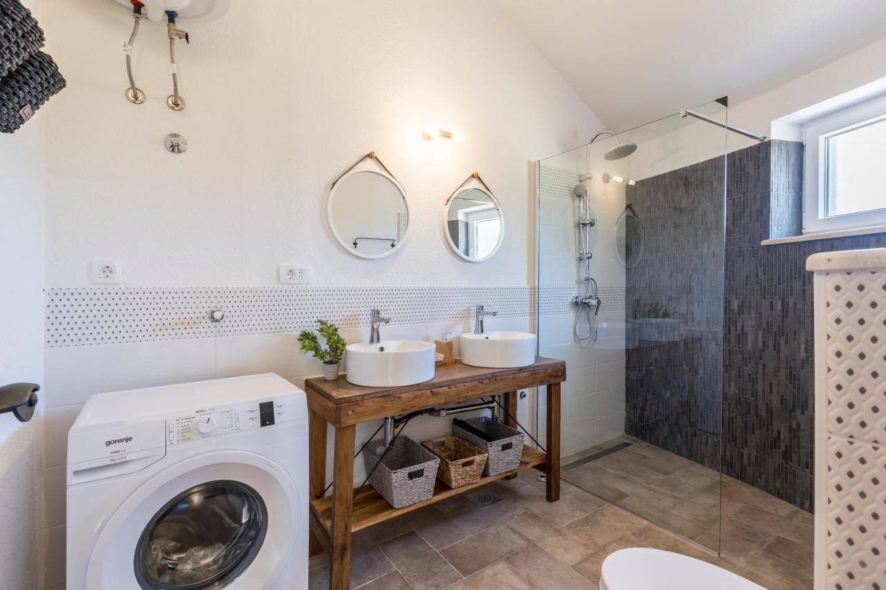 Island Getaway - Heritage House Mirce Εξωτερικό φωτογραφία