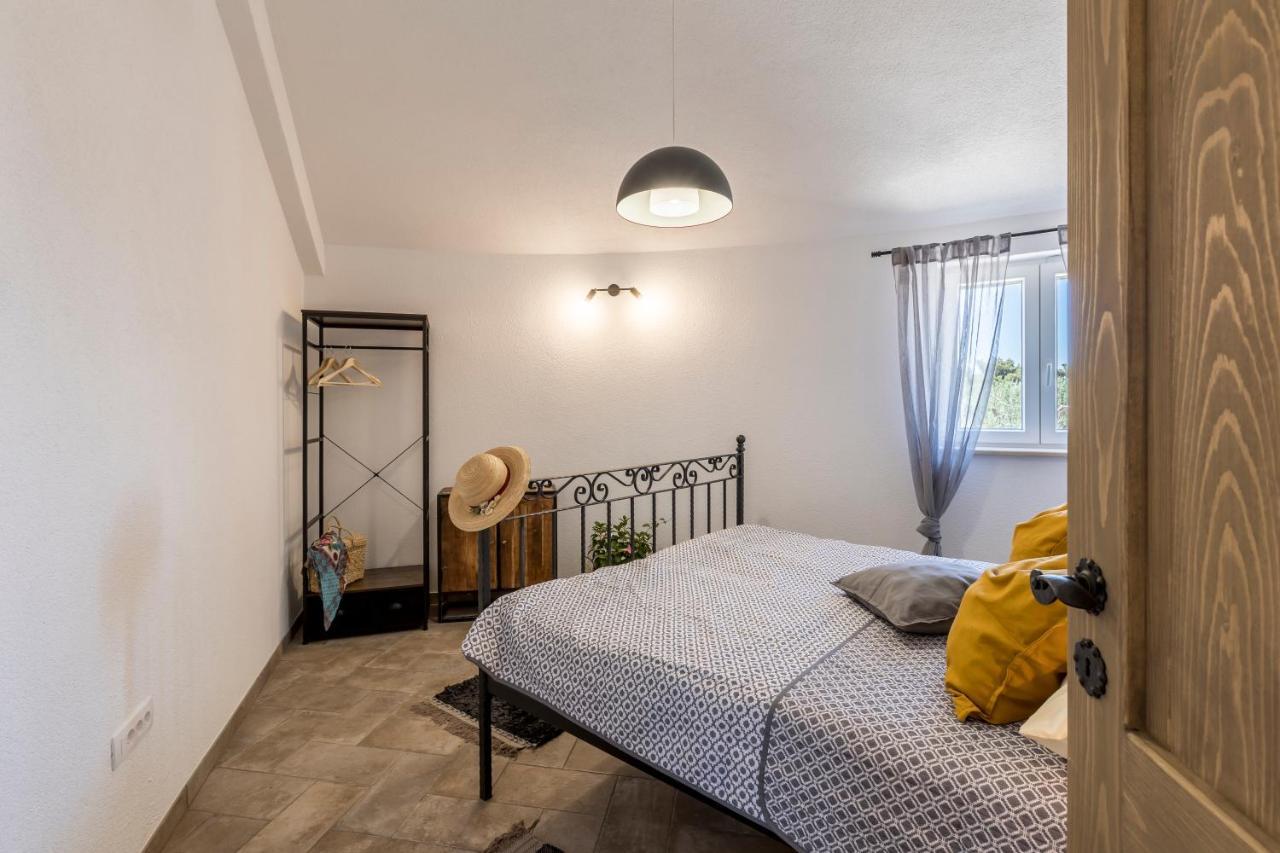 Island Getaway - Heritage House Mirce Εξωτερικό φωτογραφία
