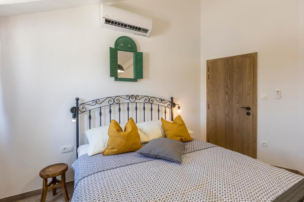 Island Getaway - Heritage House Mirce Εξωτερικό φωτογραφία