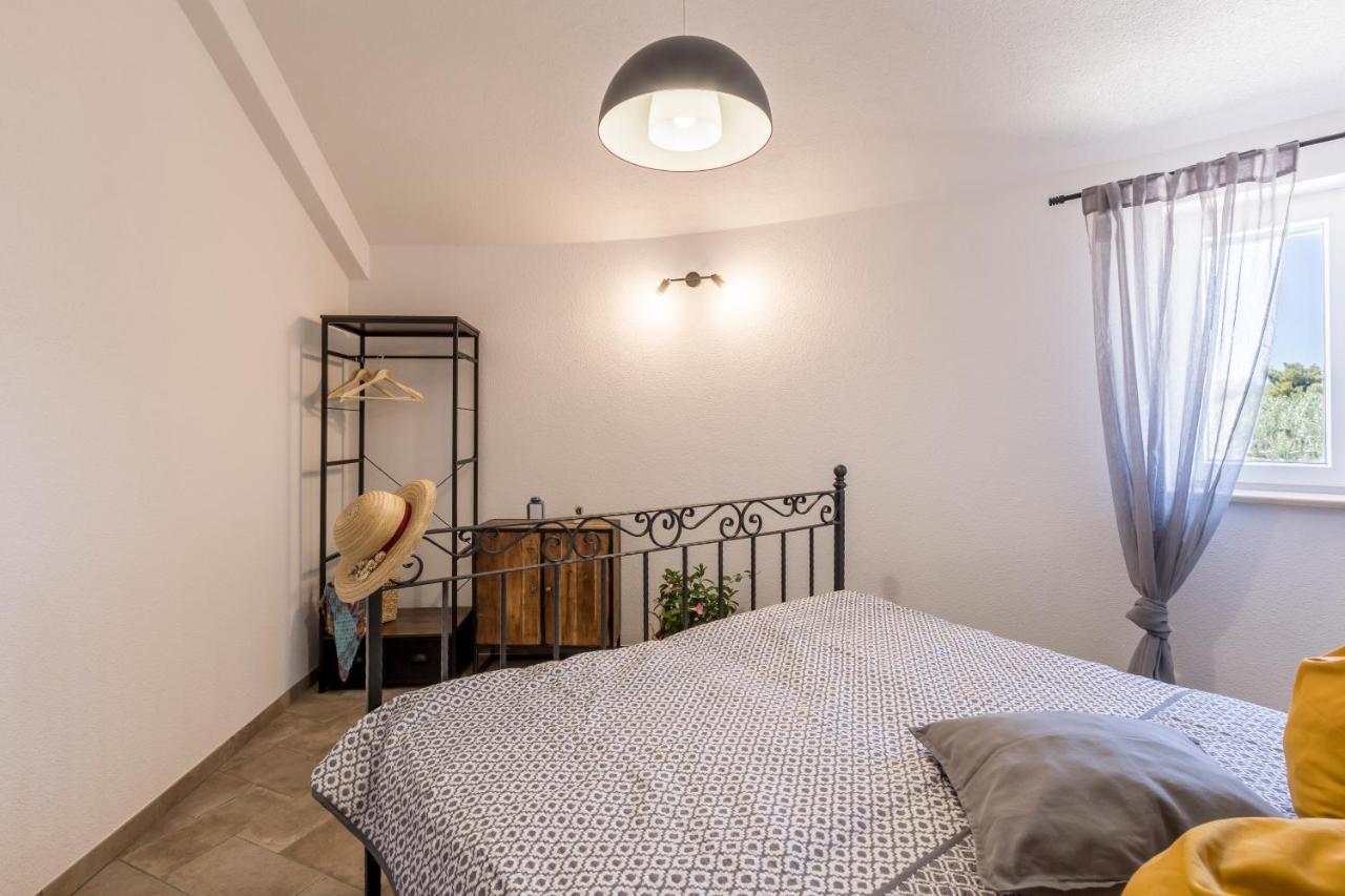 Island Getaway - Heritage House Mirce Εξωτερικό φωτογραφία