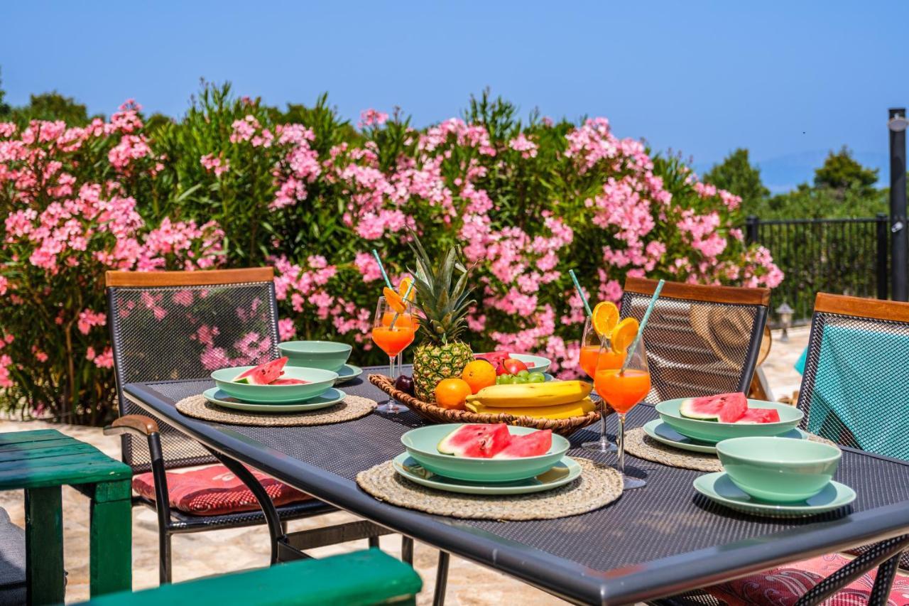 Island Getaway - Heritage House Mirce Εξωτερικό φωτογραφία