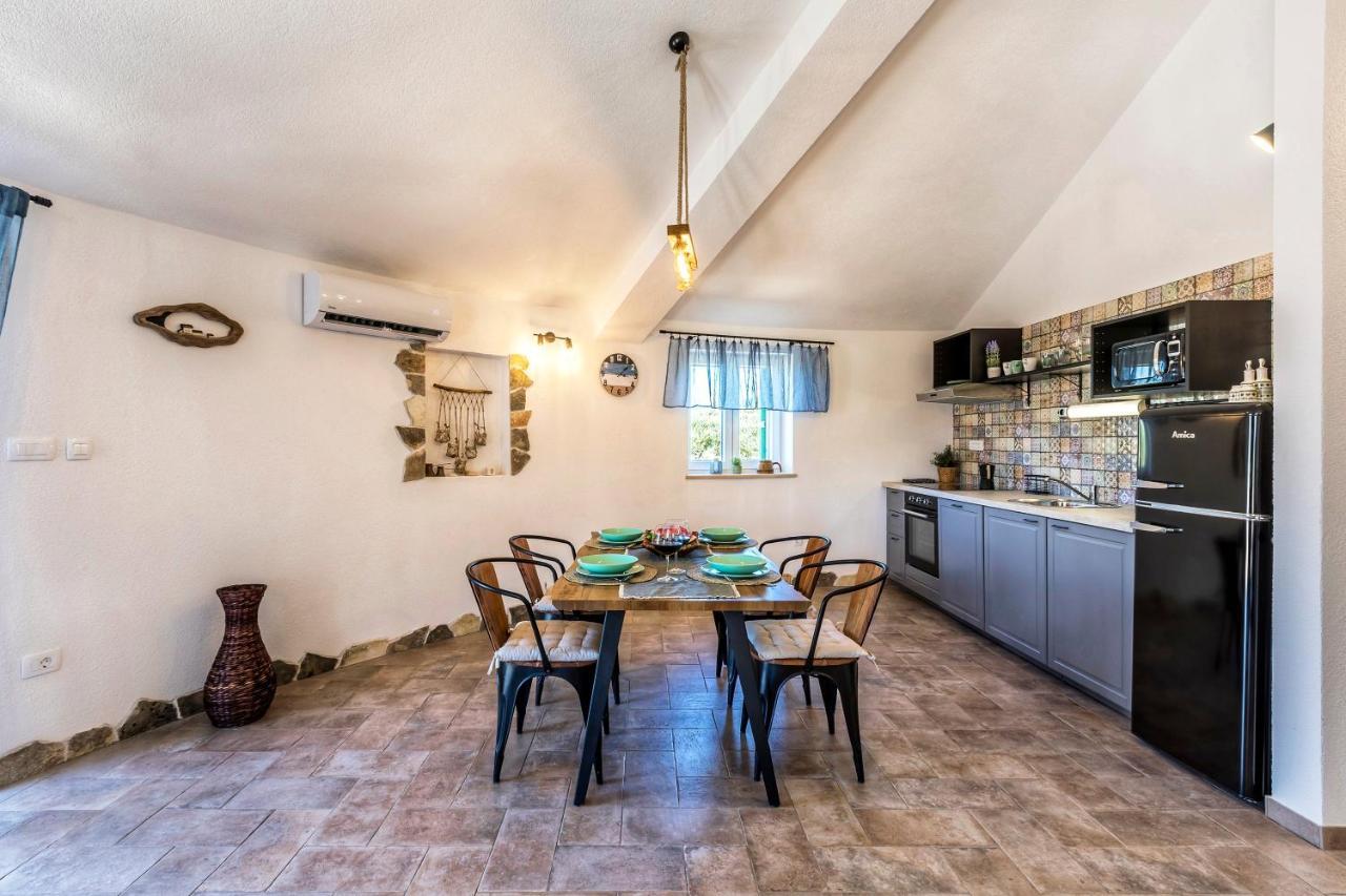 Island Getaway - Heritage House Mirce Εξωτερικό φωτογραφία