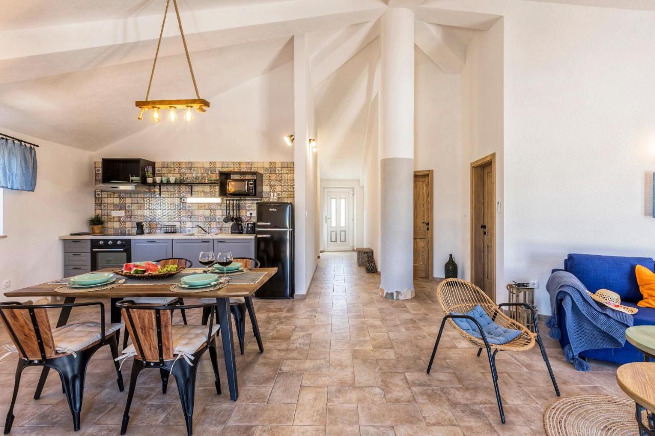 Island Getaway - Heritage House Mirce Εξωτερικό φωτογραφία